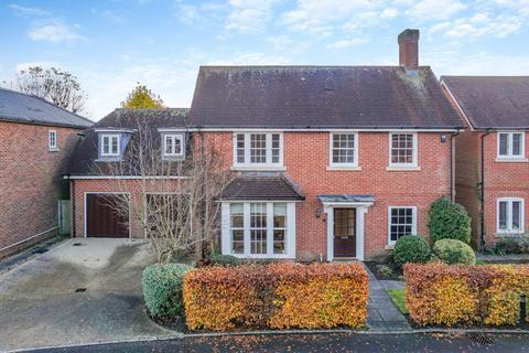 3 Burlingham Grange, North Warnborough, Hook, RG29 1FB