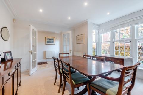 3 Burlingham Grange, North Warnborough, Hook, RG29 1FB