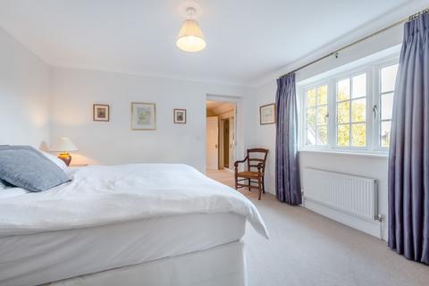 3 Burlingham Grange, North Warnborough, Hook, RG29 1FB