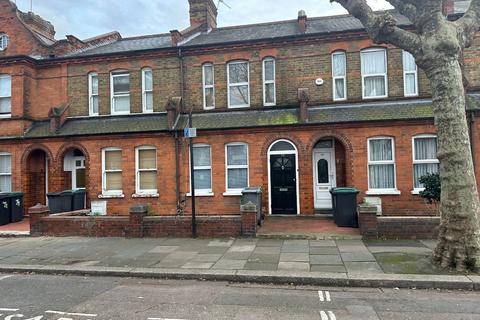 3 bedroom terraced house for sale, Lymington Avenue, London