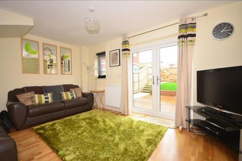 3 bedroom terraced house for sale, Springhead Parkway, Gravesend DA11