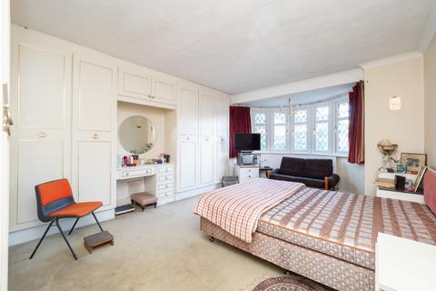 63 Nonsuch Walk, Cheam, Sutton, SM2 7LF