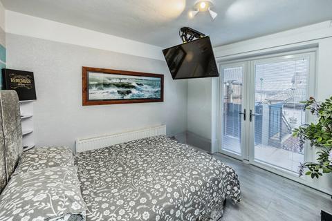 12 Edge View, Golcar, Huddersfield, HD7 4BZ