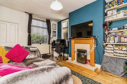 2 bedroom end of terrace house for sale, Kenwyn Street, Manchester M40