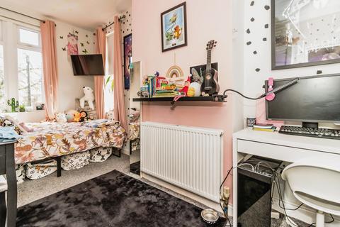 2 bedroom end of terrace house for sale, Kenwyn Street, Manchester M40