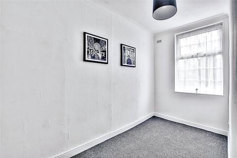 1 bedroom flat to rent, London Road, Kent ME16