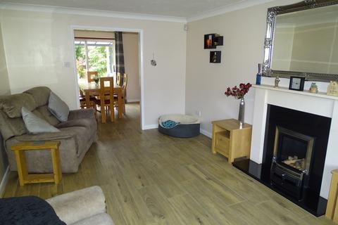 4 bedroom detached house for sale, Walkers Way: South Bretton