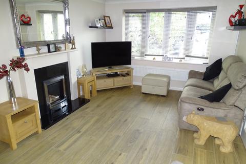 4 bedroom detached house for sale, Walkers Way: South Bretton