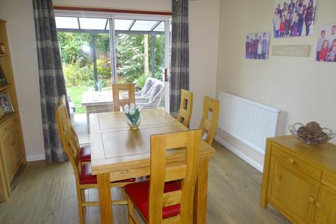4 bedroom detached house for sale, Walkers Way: South Bretton