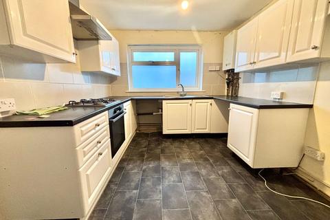 2 bedroom flat to rent, Belmont Road, Ramsgate