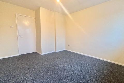 2 bedroom flat to rent, Belmont Road, Ramsgate