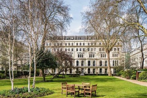 2 bedroom flat to rent, Kensington Gardens Square, London W2