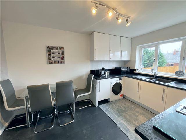 Dining/kitchen