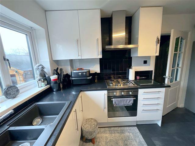 Dining/kitchen