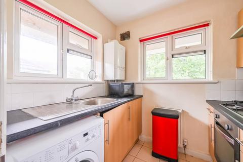 2 bedroom flat to rent, BRANTWOOD CLOSE, LONDON, E17 3DY, Walthamstow, London, E17