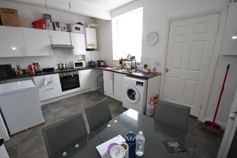 3 bedroom terraced house for sale, James Reckitt Avenue, Hull HU8