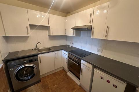 1 bedroom property to rent, Holm Oak Park, Hagden Lane, Watford WD18