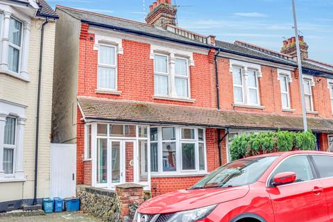 3 bedroom end of terrace house for sale, Central Avenue, Southend-on-Sea SS2