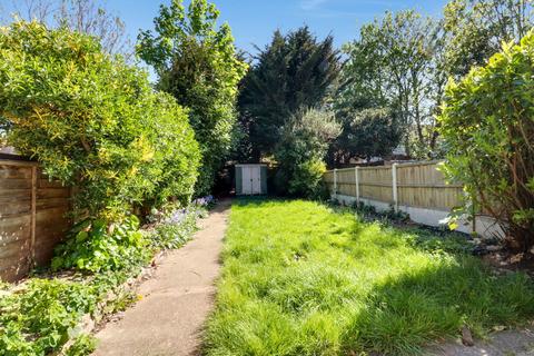 14 Central Avenue, Southend-on-sea, SS2 5HS