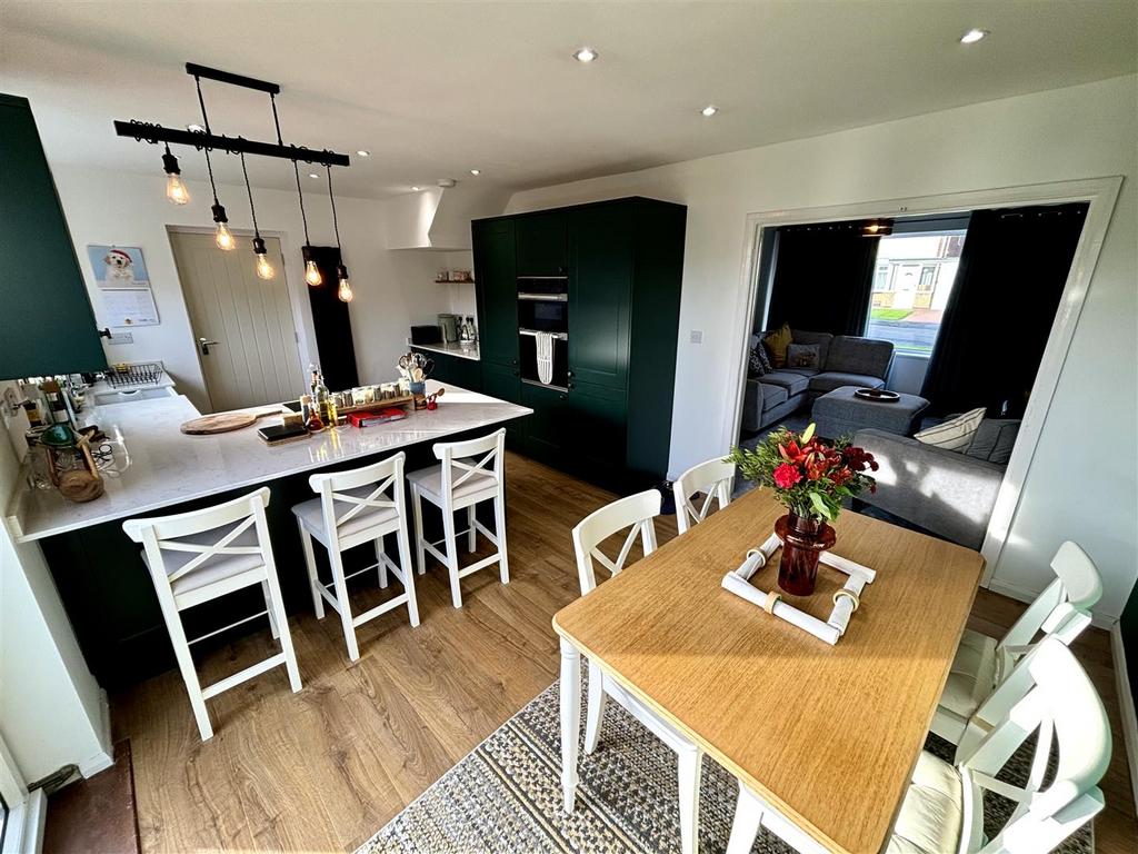 Open Plan Kitchen and Dining Room