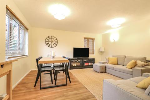 2 bedroom maisonette for sale, Mellersh Close, Fleet GU52