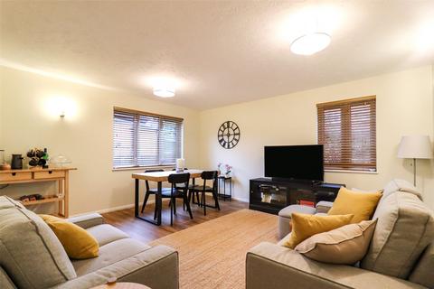 2 bedroom maisonette for sale, Mellersh Close, Fleet GU52