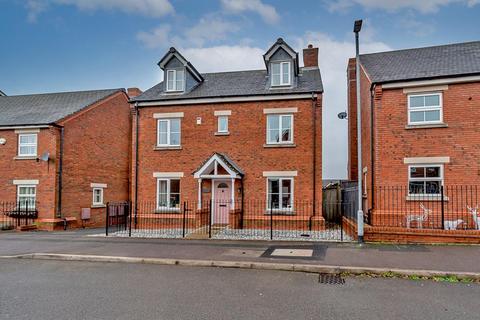 4 bedroom house for sale, Whinchat Drive, Cannock WS11