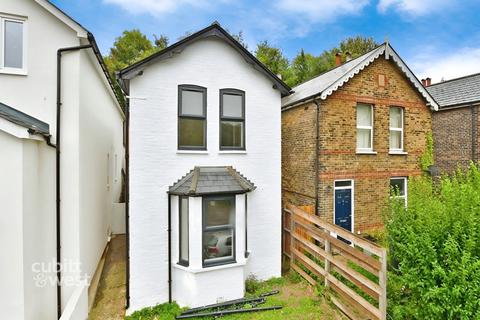 2 bedroom detached house to rent, Godstone Road Kenley CR8