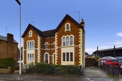 4 bedroom semi-detached house for sale, Chandos Road, Buckingham