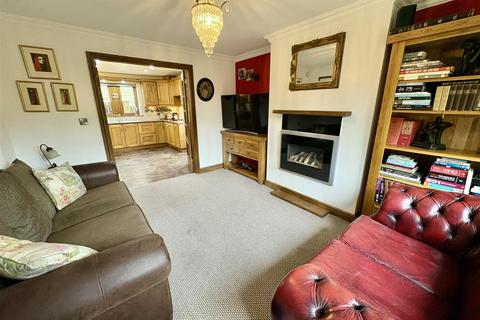 4 bedroom semi-detached house for sale, Ainley Street, Elland