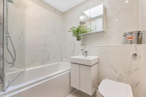 24 Rushett Close, Thames Ditton, KT7 0UR