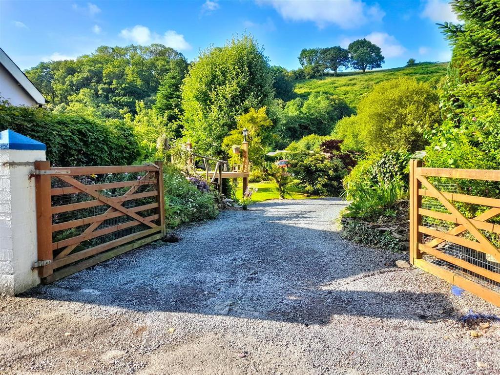 Driveway Entrance