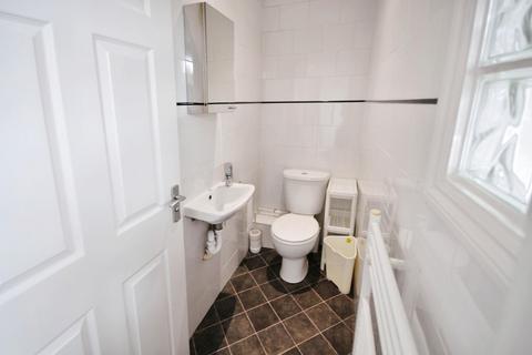 5 bedroom end of terrace house to rent, Hillside Avenue, Exeter, EX4 4NW