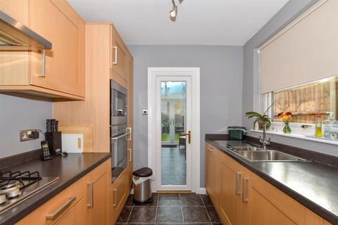 2 bedroom terraced house for sale, Holborough Road, Snodland, Kent