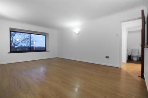 2 bedroom flat to rent, Northwood HA6