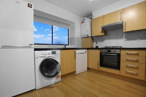 2 bedroom flat to rent, Northwood HA6