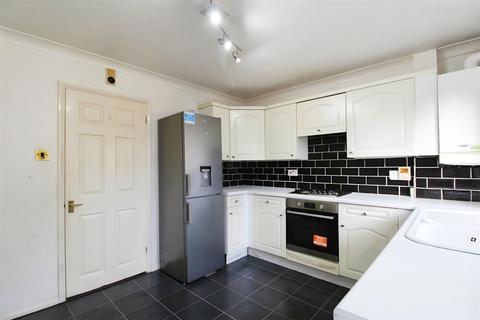 2 bedroom end of terrace house for sale, Langton Close, Cippenham