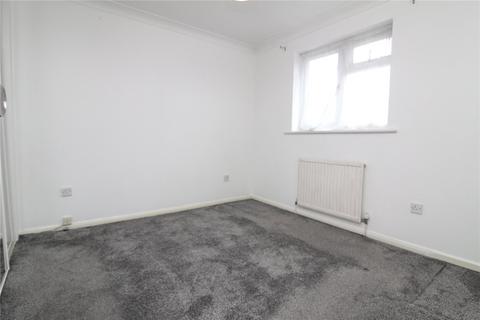 3 bedroom end of terrace house to rent, Oakley Close, Grays, RM20