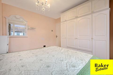 3 bedroom terraced house for sale, Ascot Close, Ilford IG6