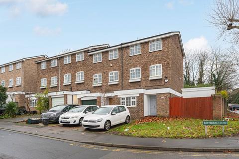 4 bedroom end of terrace house to rent, Patterdale Close, Bromley, BR1