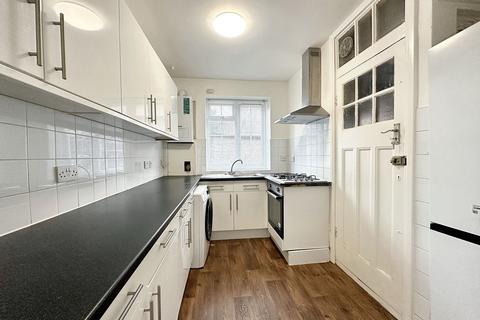 2 bedroom ground floor flat for sale, Palmers Road, Arnos Grove Court, N11