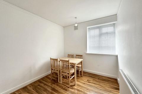 2 bedroom ground floor flat for sale, Palmers Road, Arnos Grove Court, N11