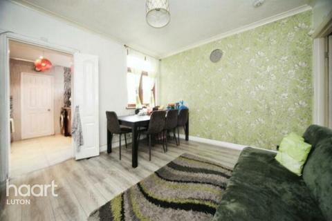 2 bedroom end of terrace house for sale, Kingsway, Luton