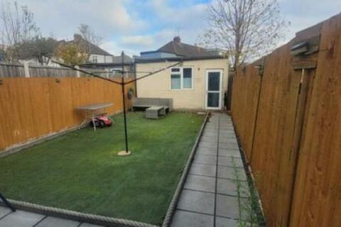 2 bedroom end of terrace house for sale, Kingsway, Luton