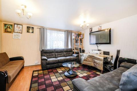 2 bedroom flat for sale, Vicarage Lane, London