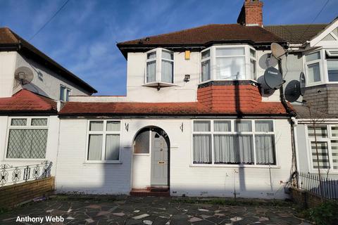 3 bedroom end of terrace house to rent, Empire Avenue, Edmonton, N18