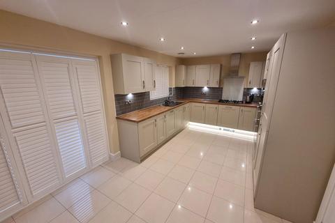 4 bedroom detached house for sale, Chelmsley Lane, Marston Green