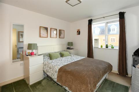 18 Blease Close, Staverton, Trowbridge, BA14 8WD