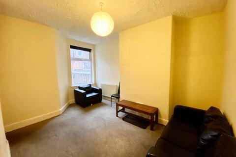 3 bedroom terraced house to rent, Heald Place, Manchester, M14 5NJ