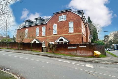 2 bedroom apartment to rent, Flat , Cavendish Place,  School Hill, Wrecclesham, Farnham